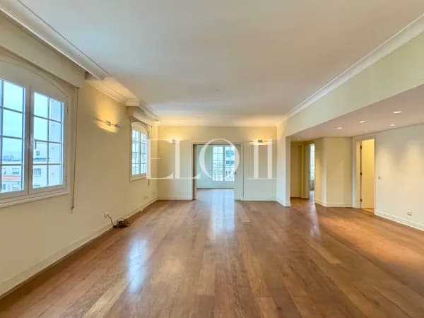 no Jardins, perto do clube Paulistano, apartamento clássico Lindenberg com 350m2