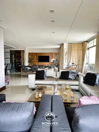 Apartamento de Alto Padrão - Uma unidade por Andar - Caiçara