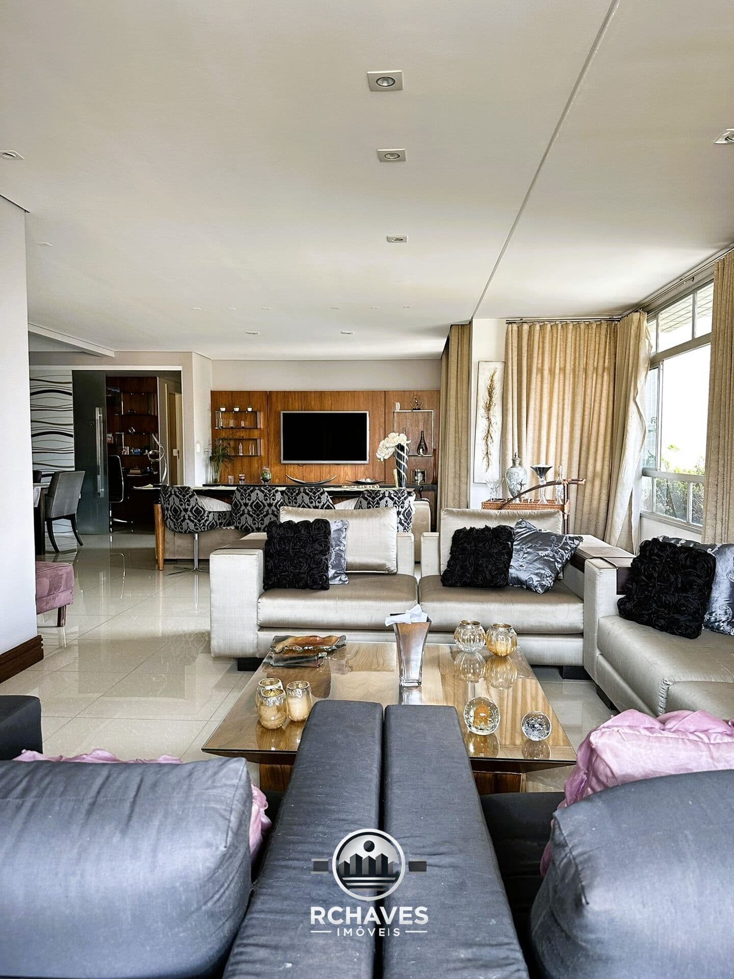 Apartamento de Alto Padrão - Uma unidade por Andar - Caiçara