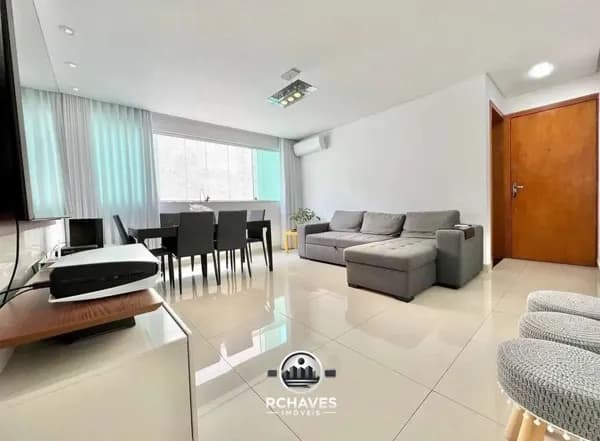 Apartamento Padrão - 2 Quartos, 1 Suíte, 2 Vagas, bairro Castelo.