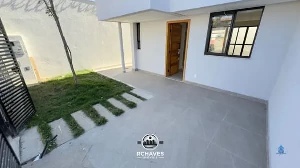 Casa 3 Quartos 1 suíte e 2 Vagas - Planalto