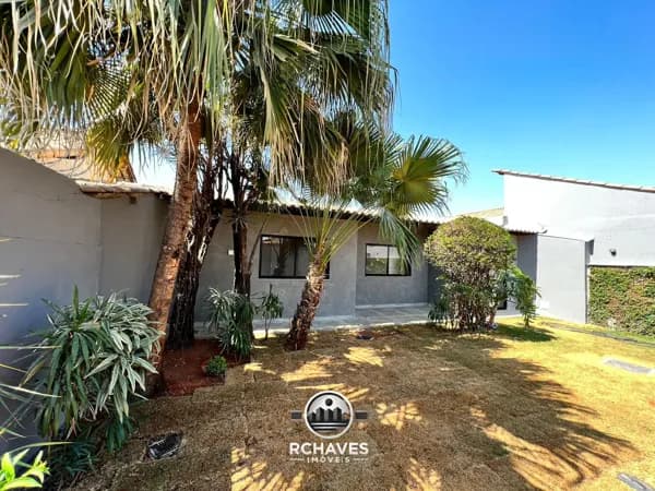 Casa 100% Reformada - Linear 4 Quartos, 2 Suítes e 5 Vagas de Garagem- Santa Amélia