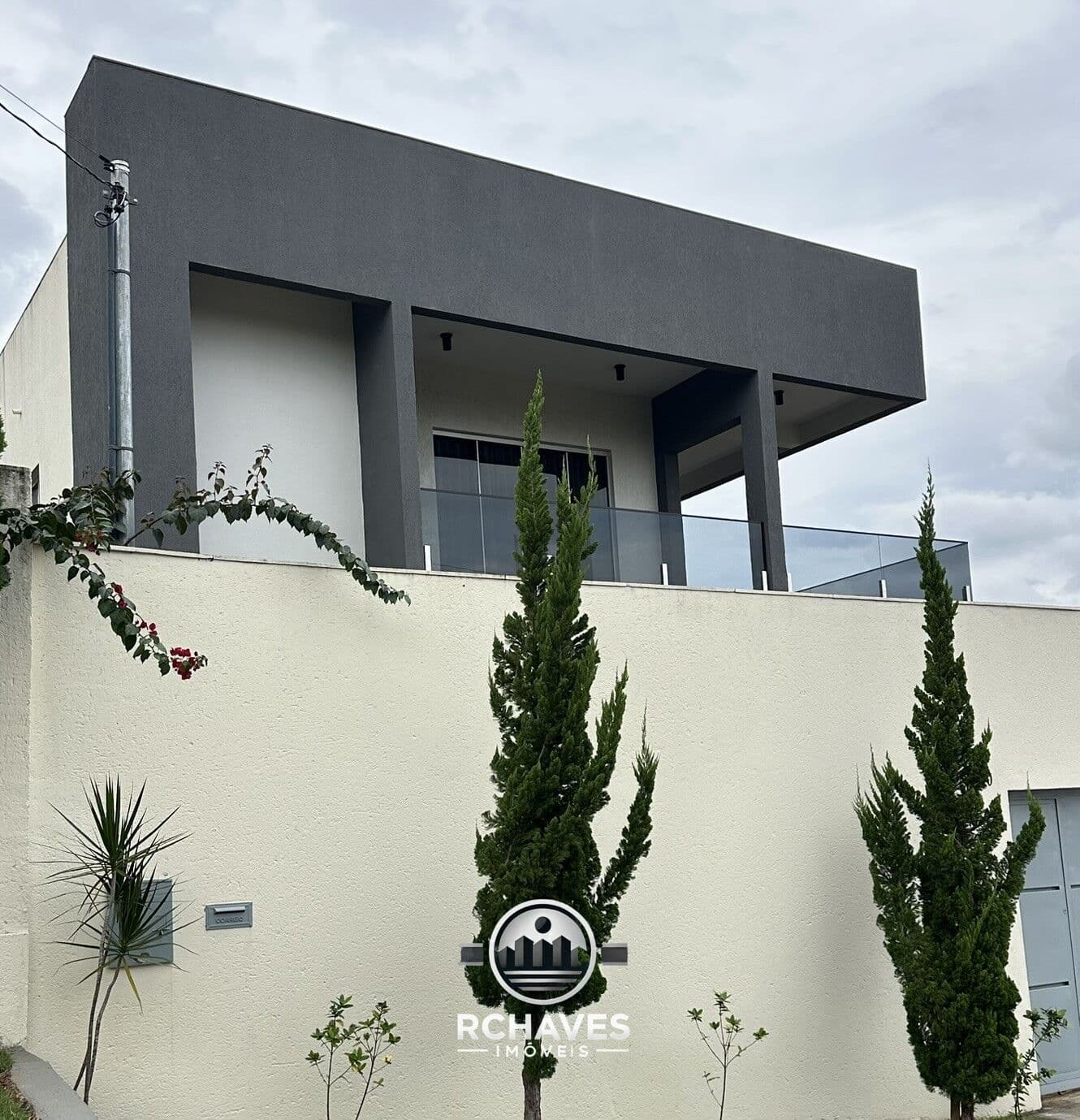 CASA ESPETACULAR COM VISTA PARA LAGOA CENTRAL NO LUNDCÉIA – LAGOA SANTA/MG