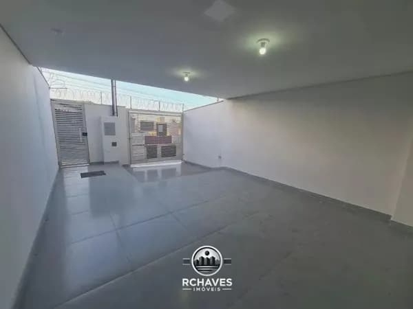 Maravilhosa Casa com 3 Quartos 1 Suite e 2 vagas - Floramar