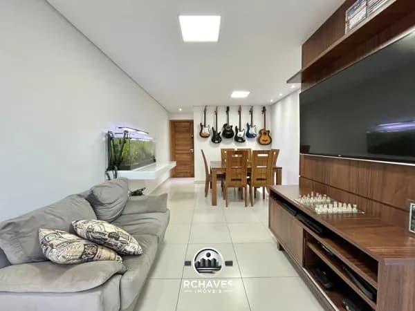 Apartamento de Luxo com 3 Quartos, 1 Suíte e 2 Vagas + Lazer - Itapoã