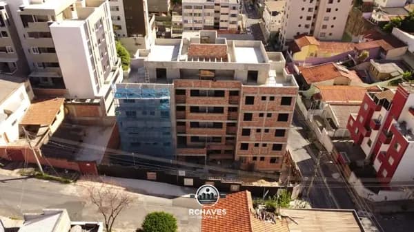 Apartamento com área privativa de 68,60m² - 3 Quartos, 1 Suíte e 2 Vagas - Sagrada Familia