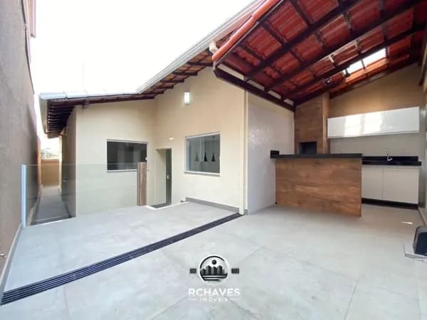 Casa 3 Quartos com 1 Suíte e Espaço Gourmet com Churrasqueira - Candelária