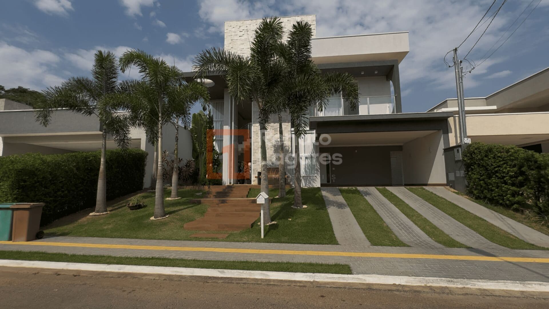 Sobrado moderno com piscina e alta qualidade no Condomínio do Lago – Goiânia
