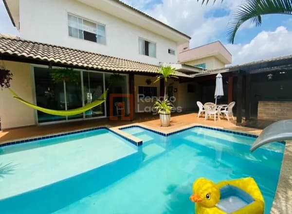Sobrado com piscina e sauna no Condomínio do Lago
