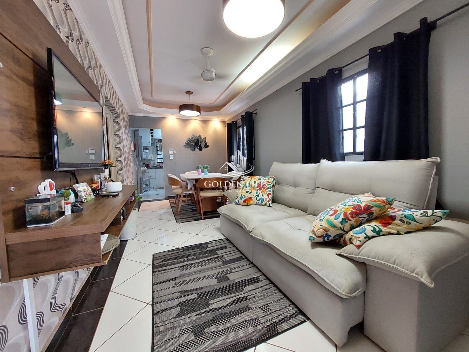 Casa com 03 Suítes e Edícula Independente em Excelente Localização