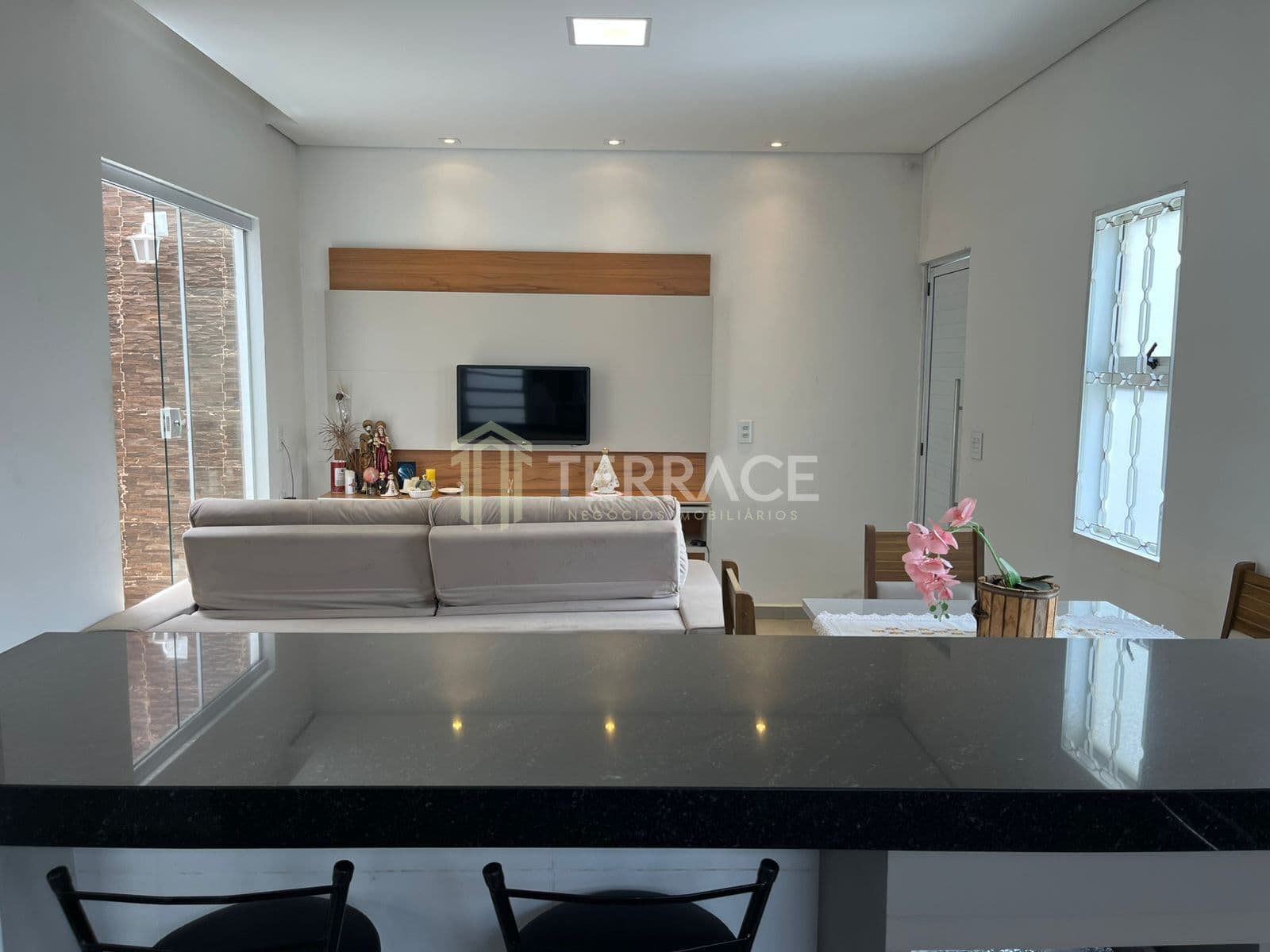 Casa com 2 quartos sendo 1 suite