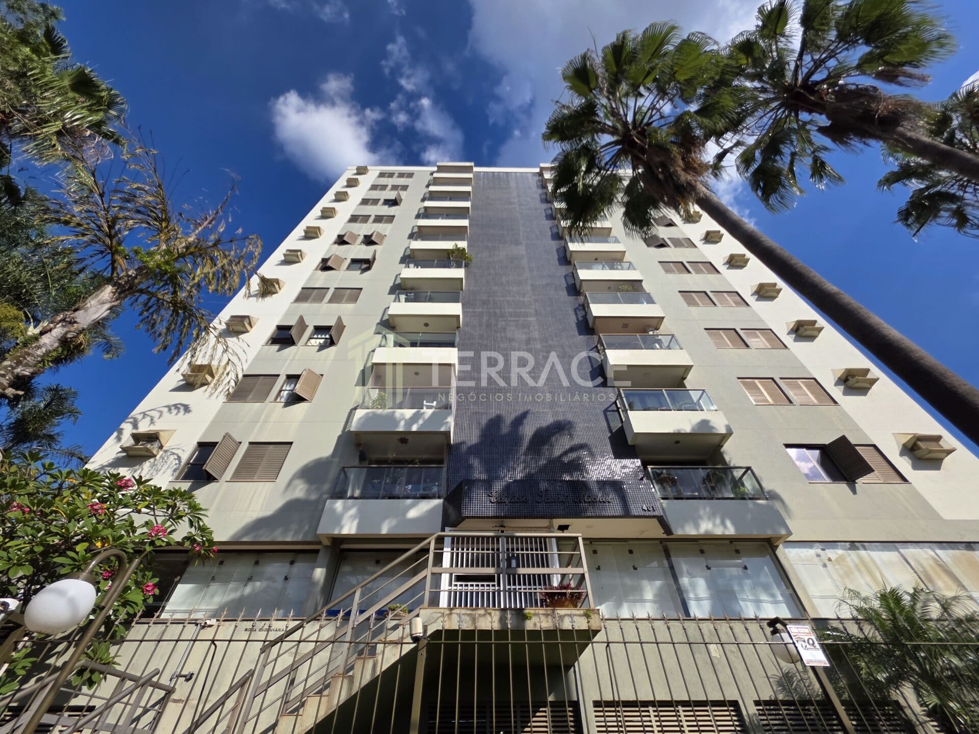 APARTAMENTO À VENDA – ED. SAINT MICHEL