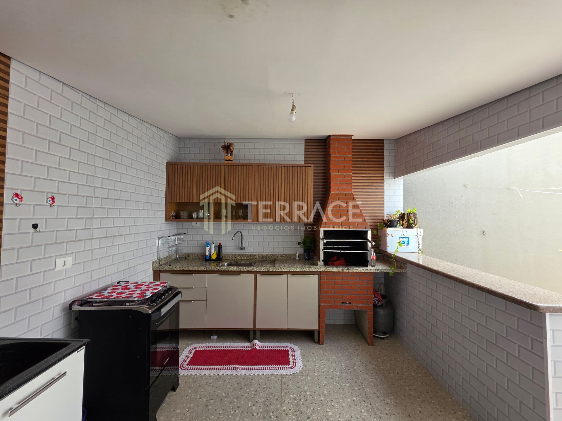 Casa Jd. Brasilia com 2 quartos sendo 1 suíte