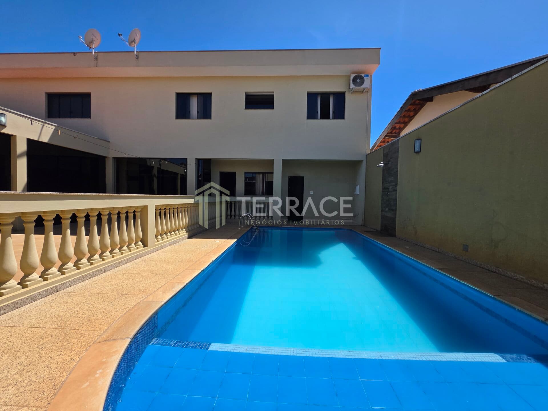 Casa em Ajapi - Porteira fechada