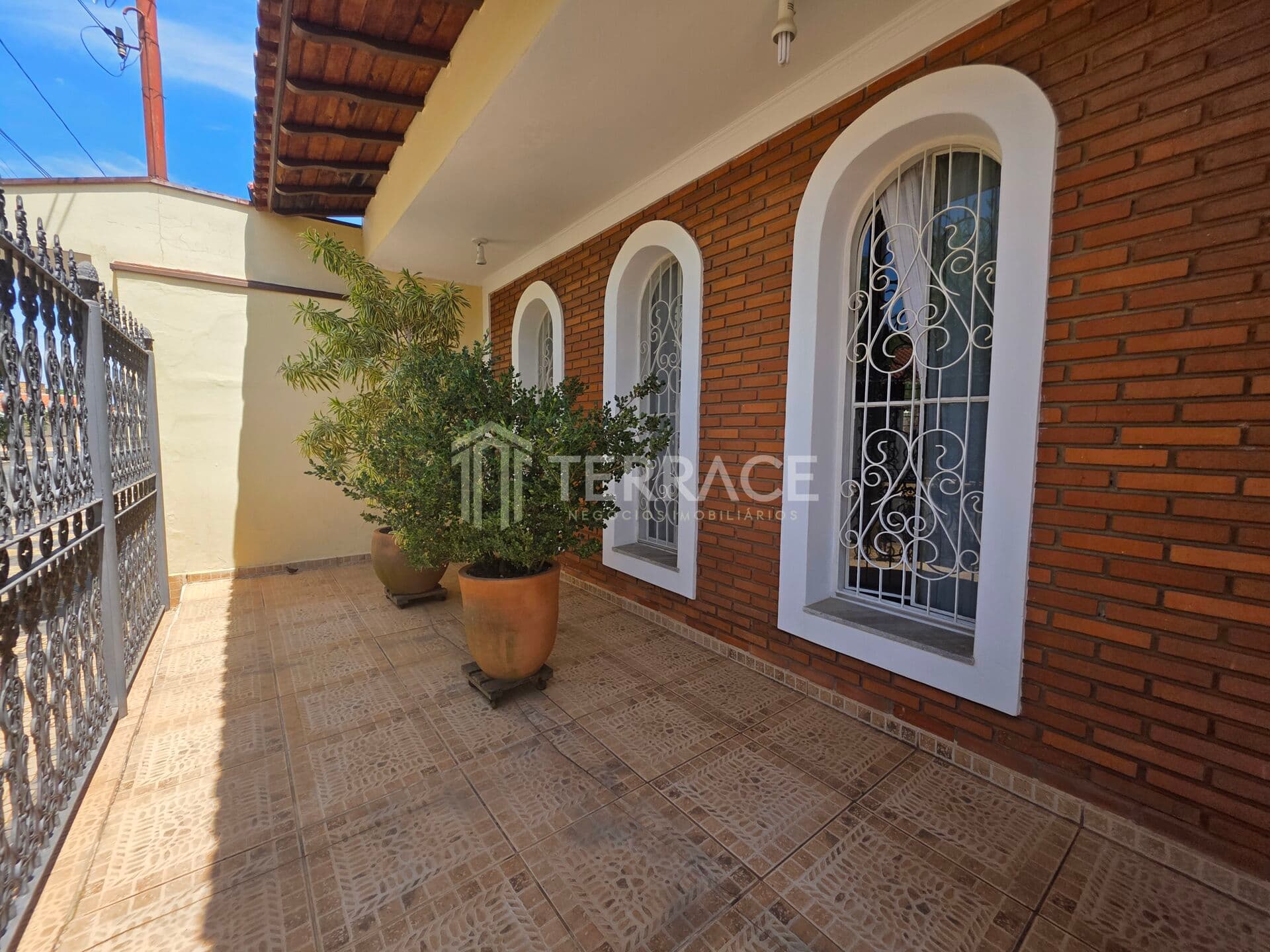Casa Térrea com 2 quartos (1 Suíte) – Ambientes Amplos