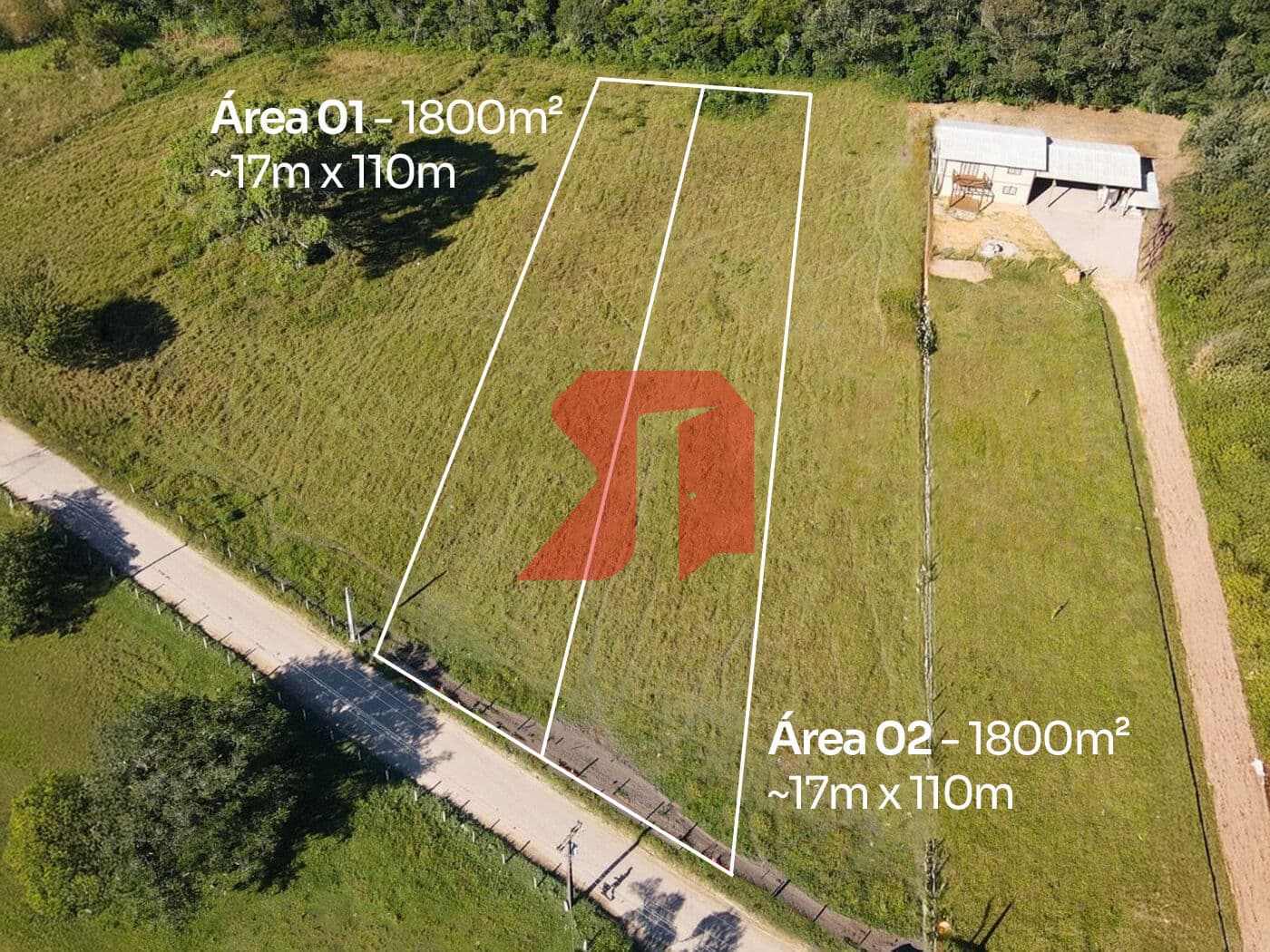 Terreno Amplo de 1800m2 com Energia Instalada no Sambaqui