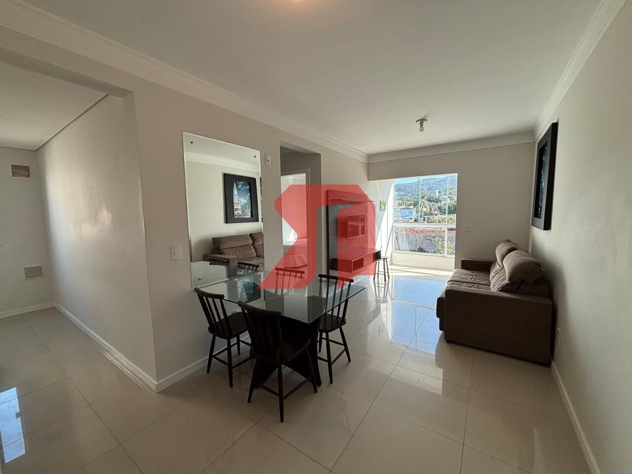 Apartamento com 2 Quartos sendo 1 Suíte a 200 m da Praia da Vila, Imbituba
