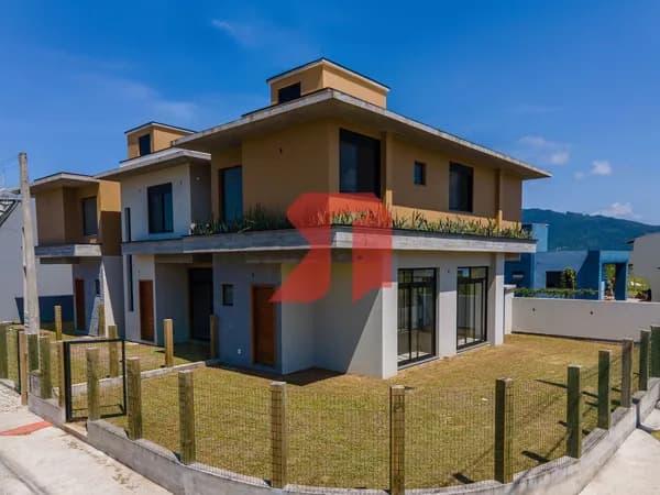 Duplex com 3 Quartos sendo 1 Suíte Loteamento Campo D'una