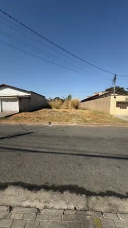 Lote Comercial à Venda no Setor Santa Genoveva em Goiânia-Go.