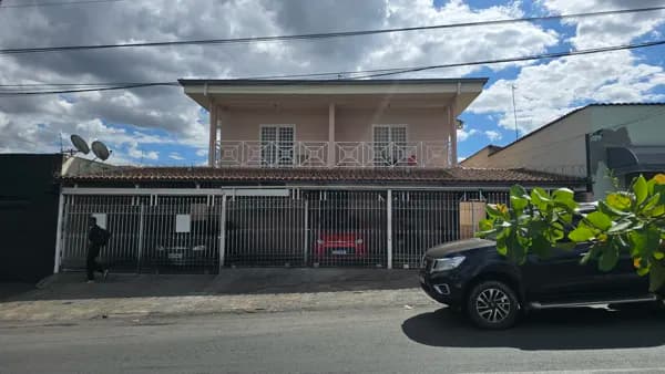 Imóvel para renda – 6 unidades + potencial comercial – Avenida das Bandeiras