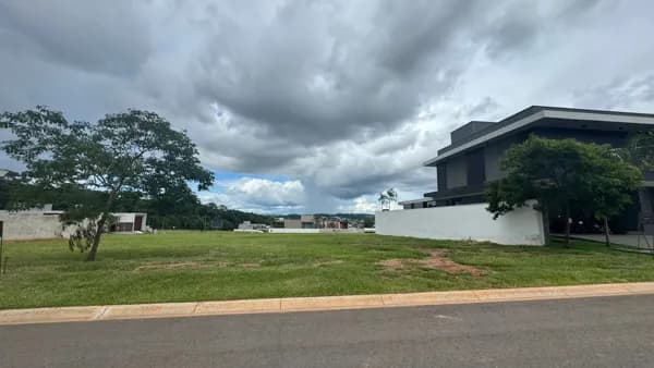 Lote à Venda no Condomínio Residencial Plateau D´or Privilege em Goiânia-Go.