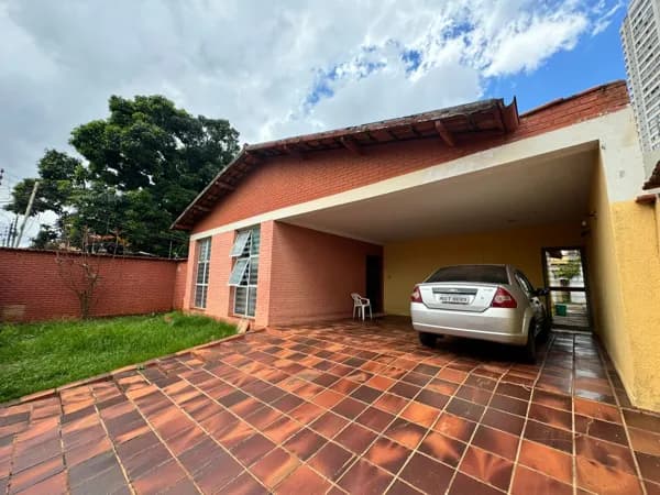 Excelente Casa à Venda 3 quartos, sendo 1 suíte no Setor Leste Universitário em Goiânia-Go.