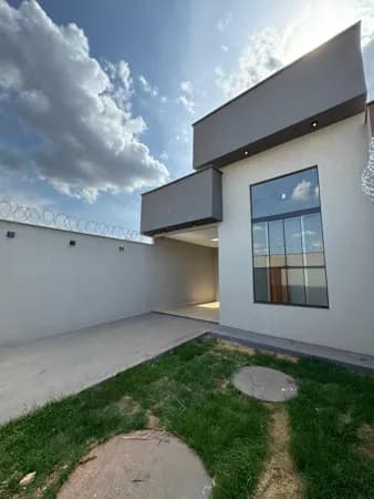 Casa Nova à Venda 3 quartos, sendo 1 suíte no Jardim Veneza em Aparecida de Goiânia-Go.
