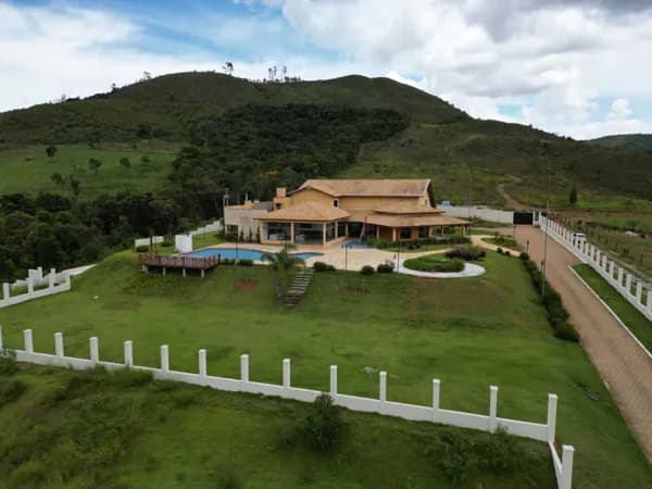 Fazenda/Sítios/Chácaras em Poços de Caldas - Alto da Boa Vista