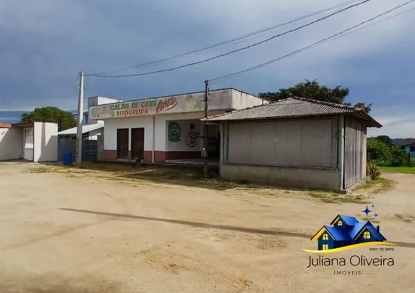 Sala comercial com estrutura para dois pisos