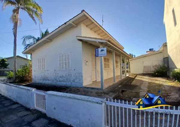 Casa de praia escriturada, com ótima localização