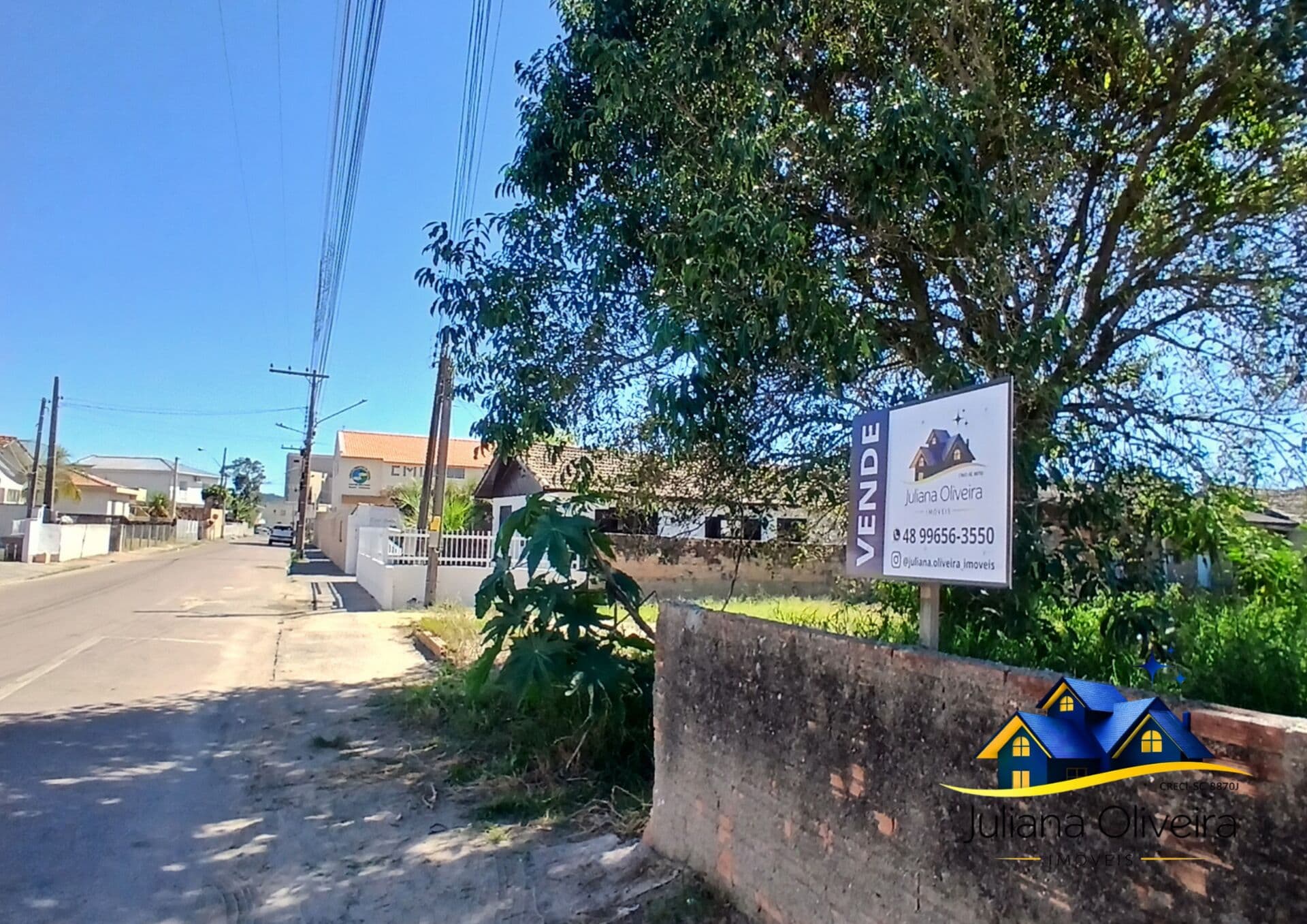 Lote escriturado, com característica comercial e residencial, com ótima localização