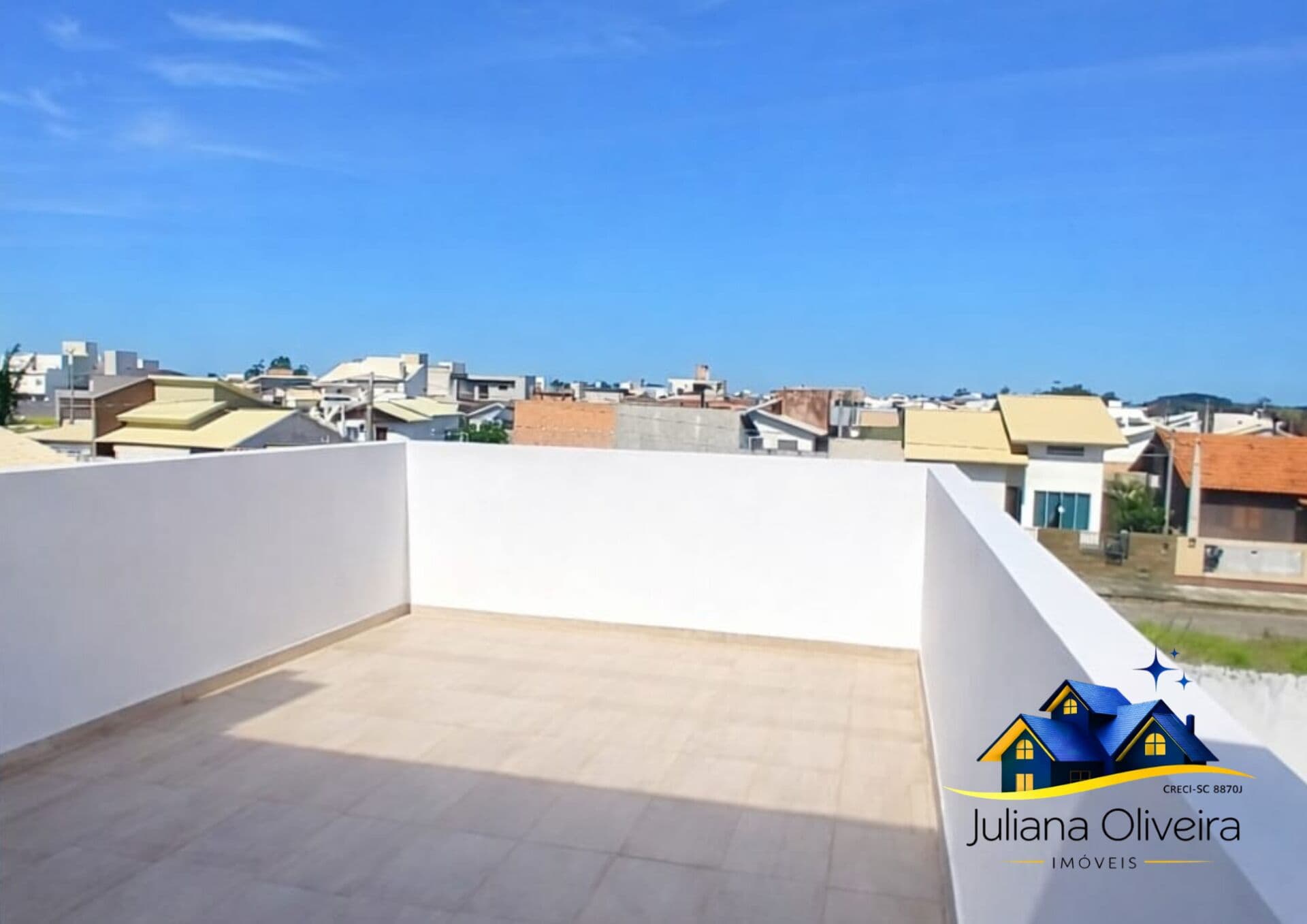 Dois apartamentos novos + sala comercial