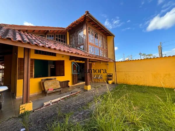 Casa charmosa com 3 dormitórios perto da praia!