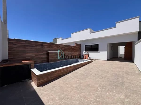 Casa com piscina a venda em Itanhaém, Cibratel 2 lado praia.