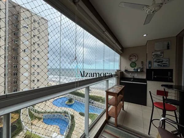 Apartamento com vista para o mar a venda no centro de Itanhaém, prédio frente praia.