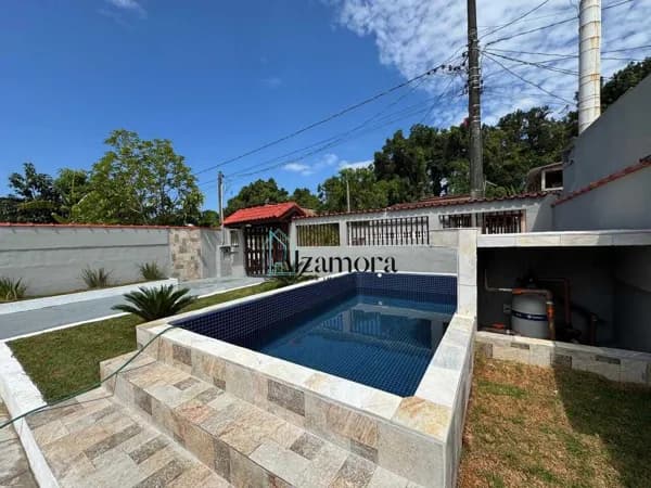 Casa com 03 Dormitórios e piscina bairro Campos Elíseos Itanhaém -SP ✅