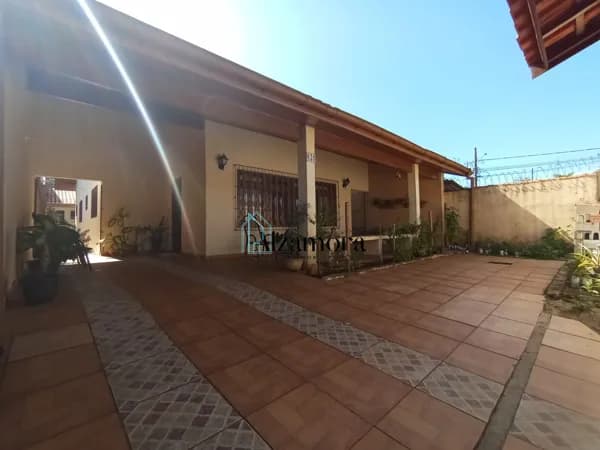 Casa ampla à 600m da Praia dos Sonhos