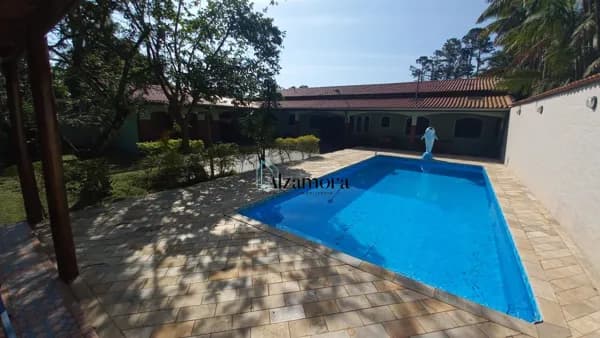 Chácara Completa com Lazer e Localização Privilegiada