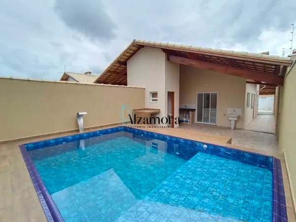 CASA COM LAZER E CONFORTO