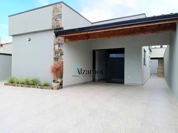 Casa com Piscina e Vista para o Mar