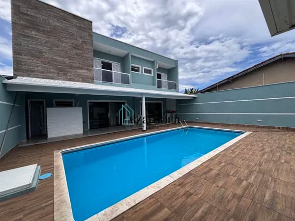Sobrado com piscina a venda, em itanhaém, litorall sul de São Paulo.
