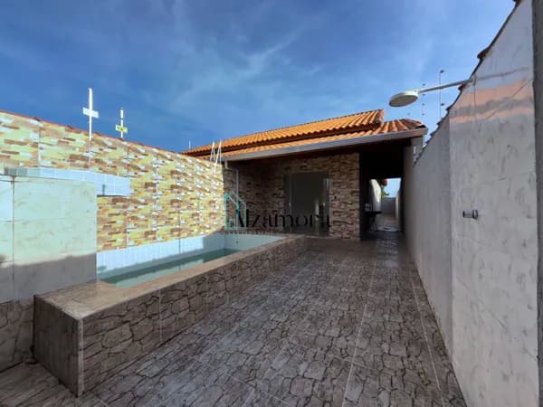Casa com Piscina em Itanhaém SP