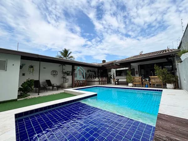 Cabana da praia, sobrado com 5 dormitórios e piscina.
