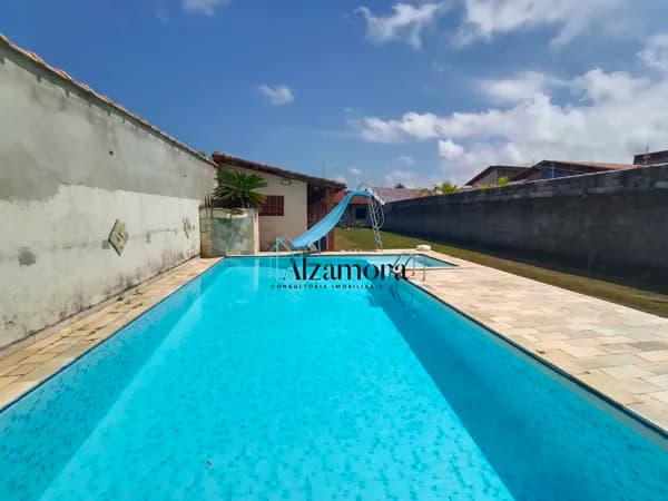 imóvel com 600m² de terreno, próximo ao mar