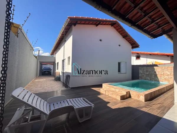 Casa a 300 metros da praia no bairro Satélite, Itanhaém/SP