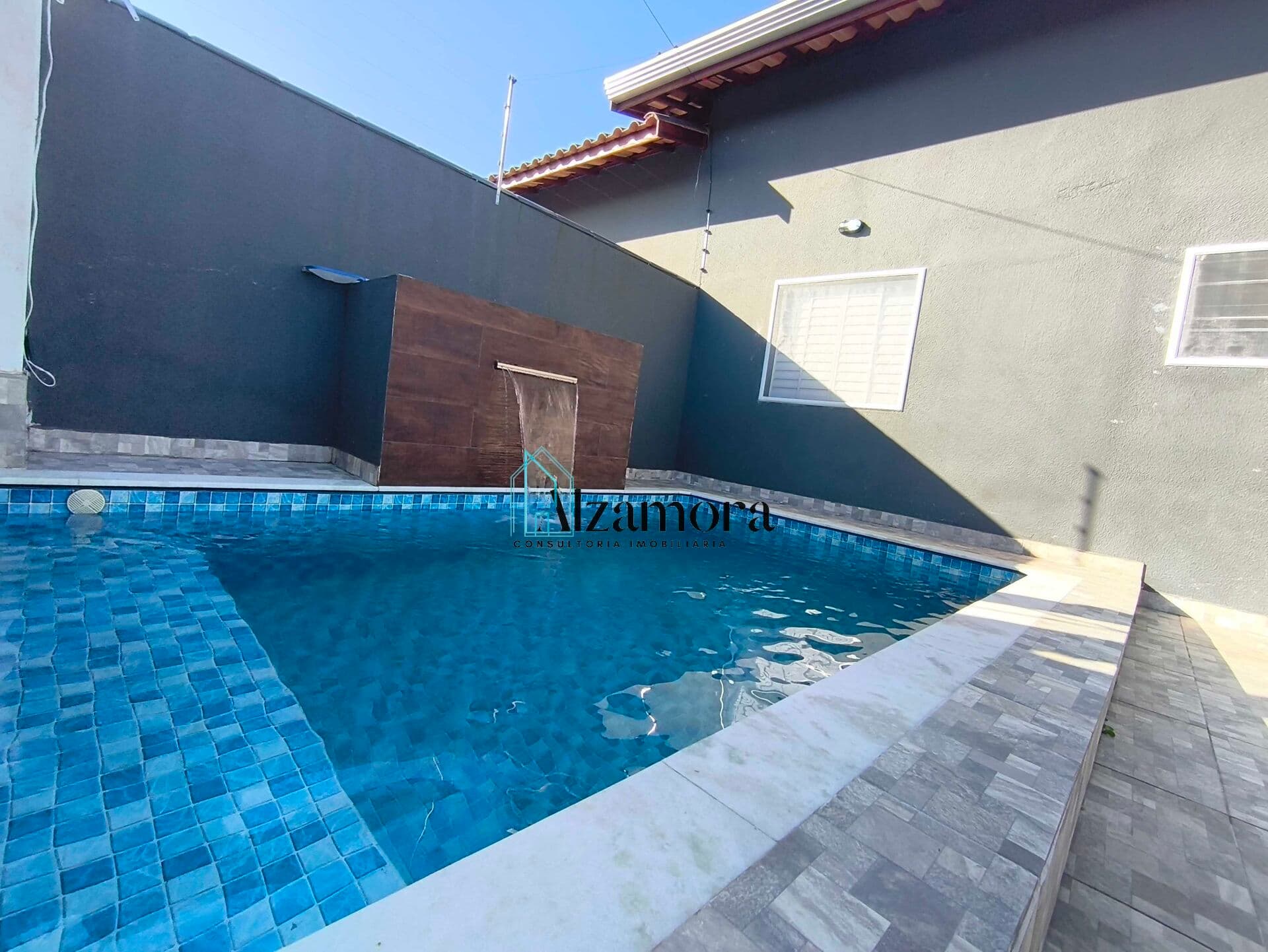 Casa Com piscina e 03 dormitórios para venda bairro Cibratel II Itanhaém -SP