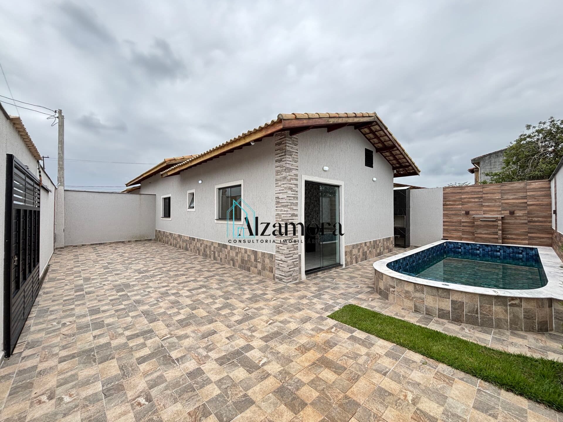 Casa com 3 dormitórios e Piscina no São Fernando em Itanhaém SP