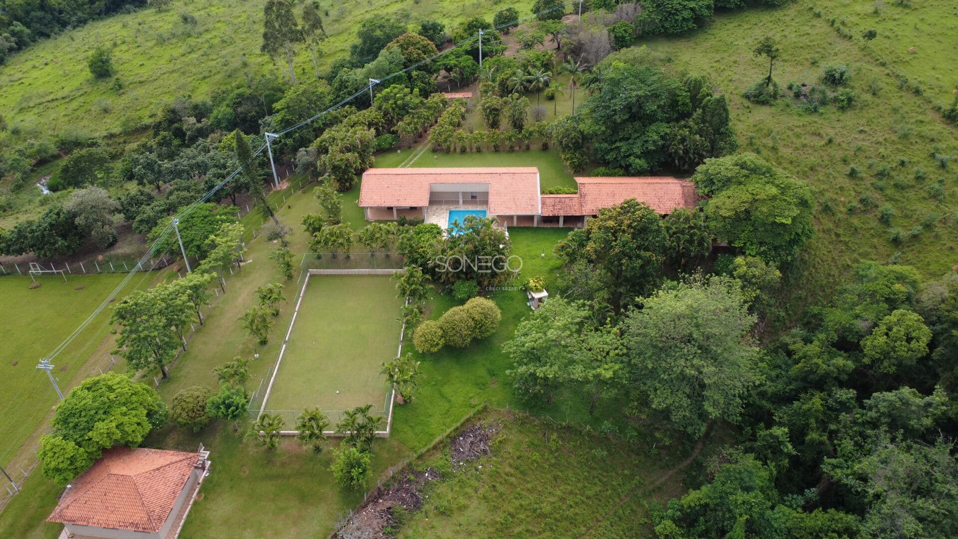 À VENDA Sitio em Boituva-SP com 4,5 Alqueires e 800 m² Construídos