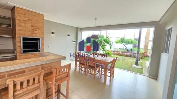 Casa à Venda em Condomínio com Segurança 24h – Porteira Fechada!