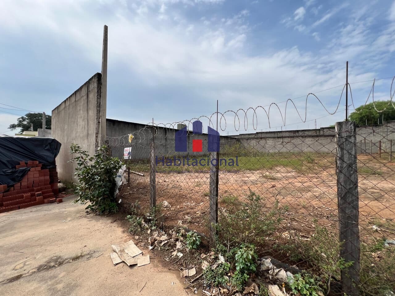 🏡 Terreno à venda com excelente potencial comercial e residencial!